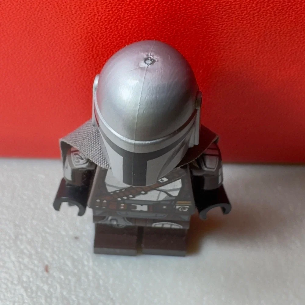 LEGO Star Wars The Mandalorian Minifigure Din Djarin Beskar Armor Cape SW1135